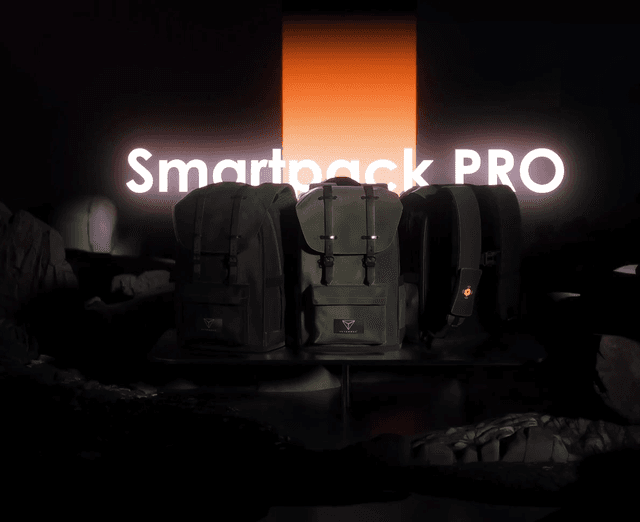 Mochilas en el escenario con iluminación Smartpack PRO